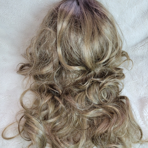 Brand New Lite brown wig - Picture 10 of 16